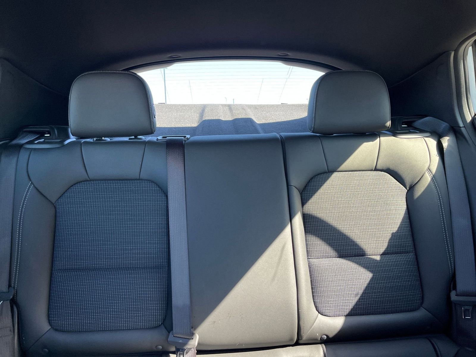 Used 2025 Buick Envista Preferred image 38