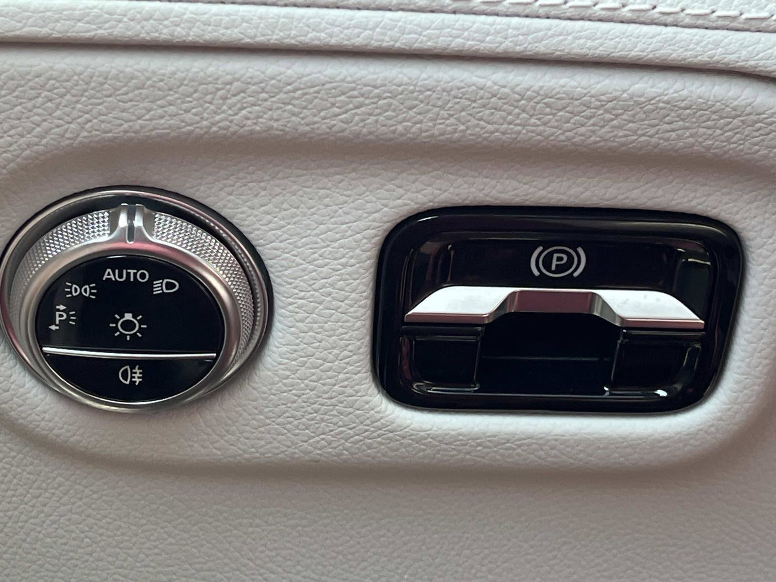 Certified 2023 Mercedes-Benz EQS 580 4MATIC SUV image 28