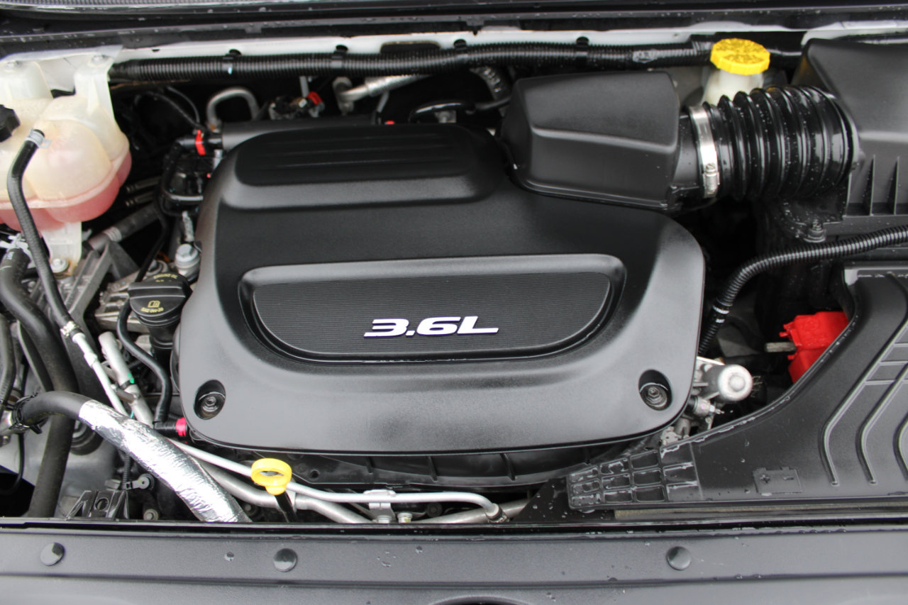 Used 2018 Chrysler Pacifica Limited image 48