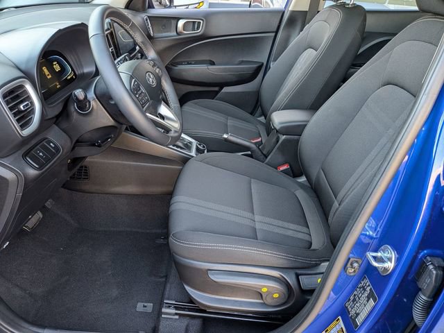 Used 2025 Hyundai Venue SEL image 11