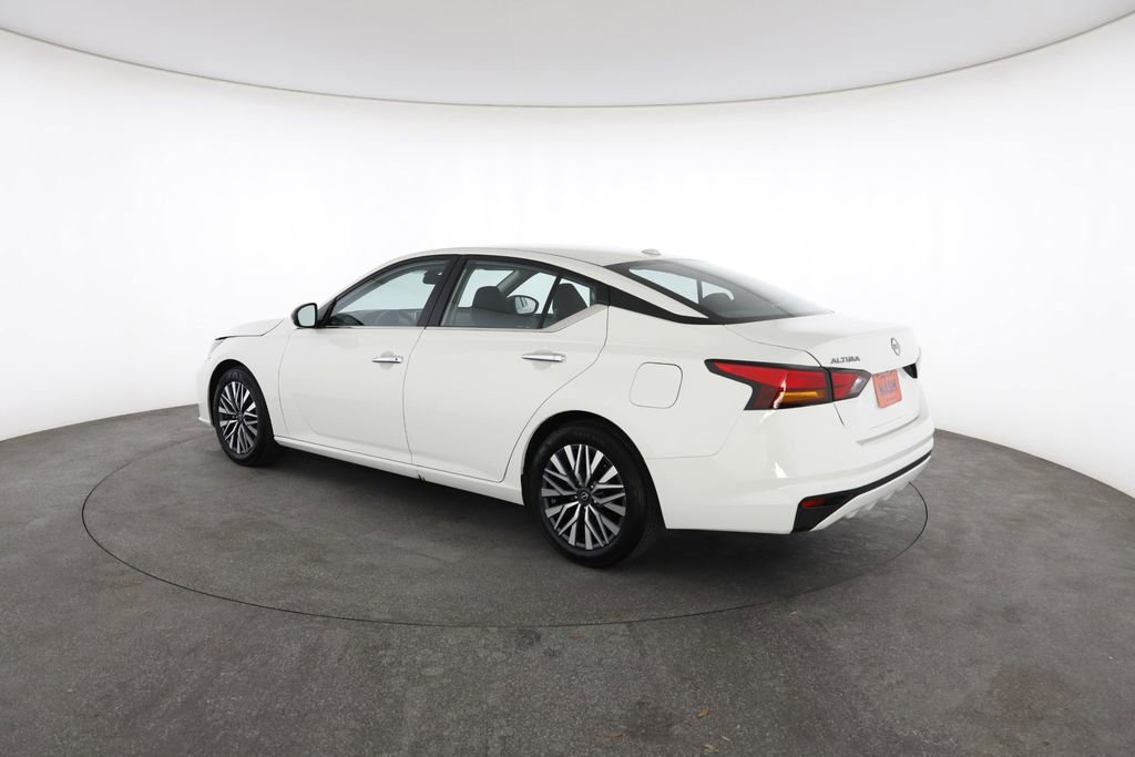 Used 2025 Nissan Altima 2.5 SV image 9