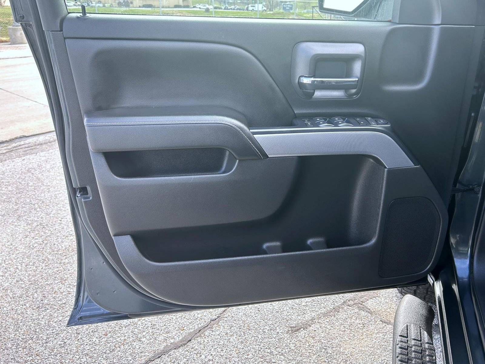 Certified 2018 Chevrolet Silverado 1500 LT w/ All Star Edition image 9