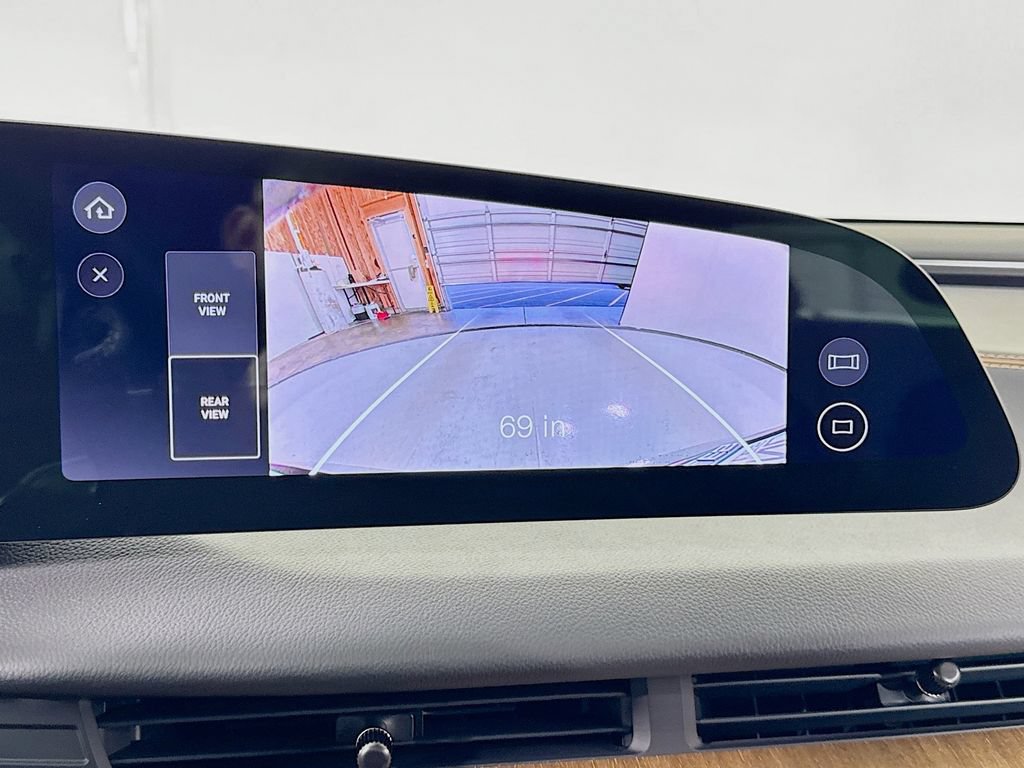 Used 2024 Lucid Air Pure RWD image 22