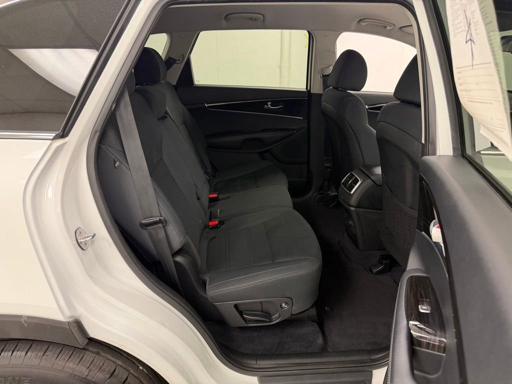 Used 2020 Kia Sorento L FWD image 15