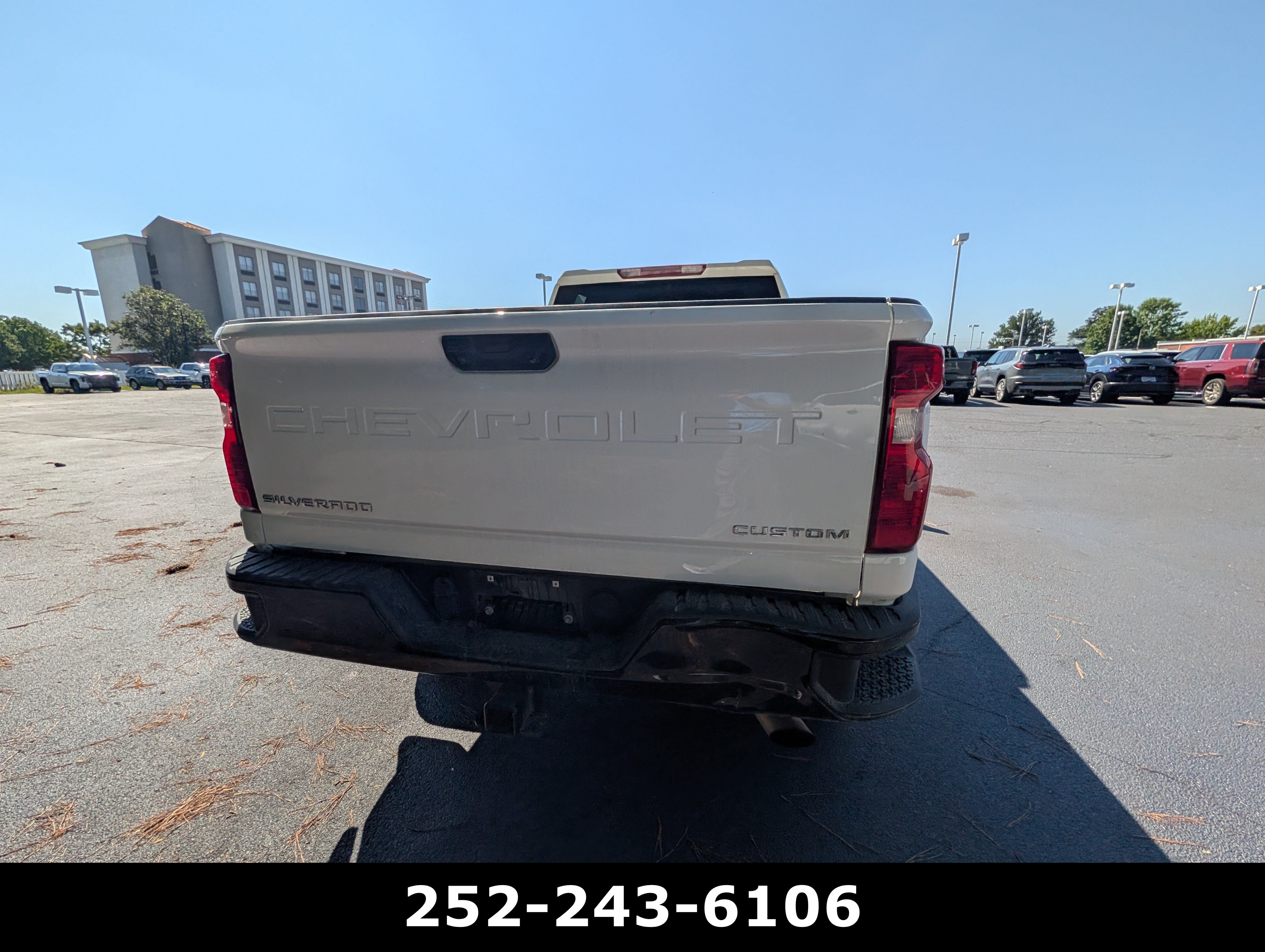 Used 2023 Chevrolet Silverado 2500 Custom w/ Custom Convenience Package AWD/4WD image 8