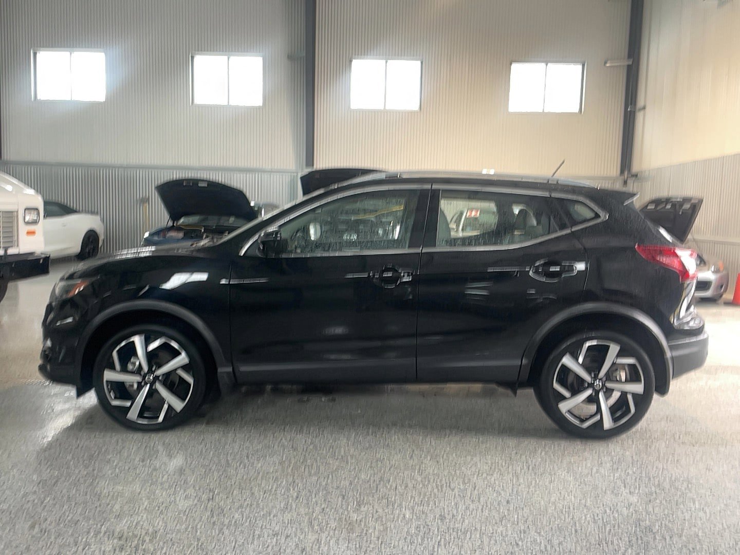 Certified 2022 Nissan Rogue Sport SL w/ Premium Package AWD/4WD image 3