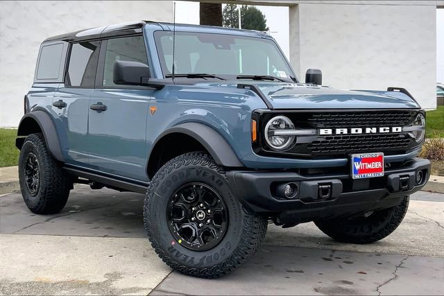 New 2025 Ford Bronco Badlands w/ Sasquatch Package image 2