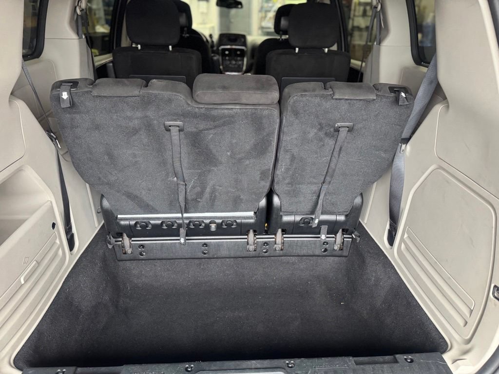 Used 2015 Dodge Grand Caravan SE FWD image 29