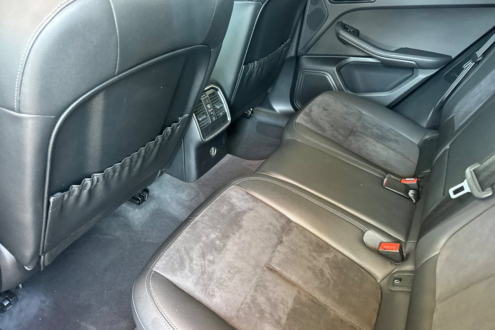 Used 2019 Porsche Macan S AWD/4WD image 14
