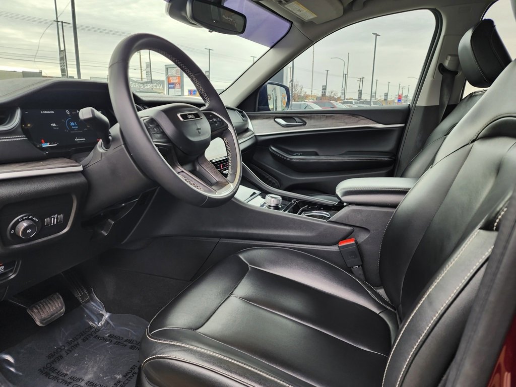 Used 2023 Jeep Grand Cherokee L Limited image 9