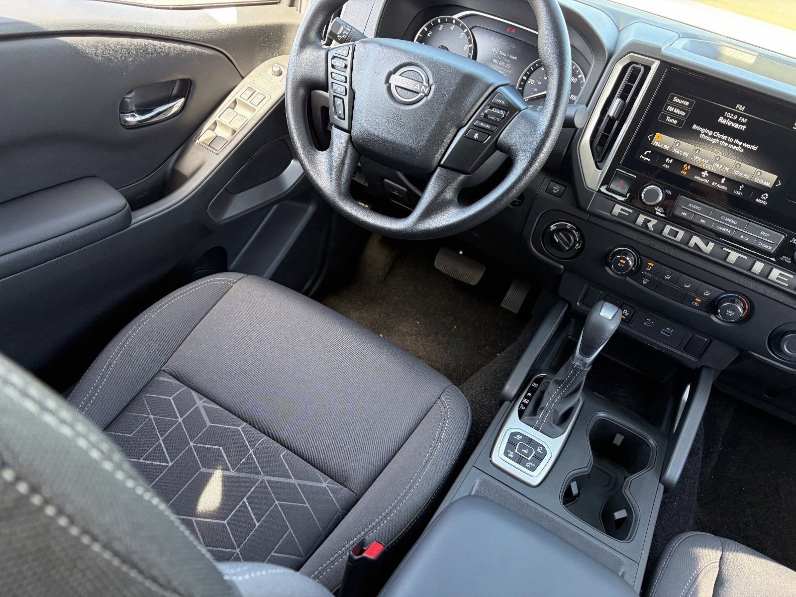 New 2026 Nissan Frontier SV w/ Tow Package AWD/4WD image 15