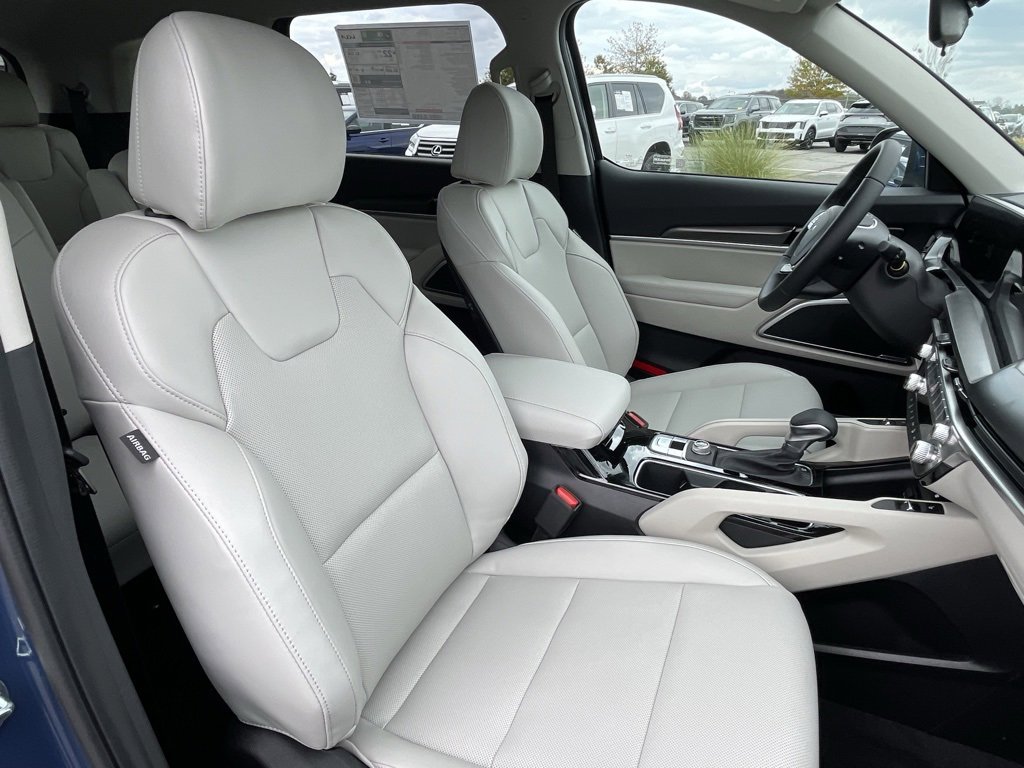 New 2025 Kia Telluride S image 32