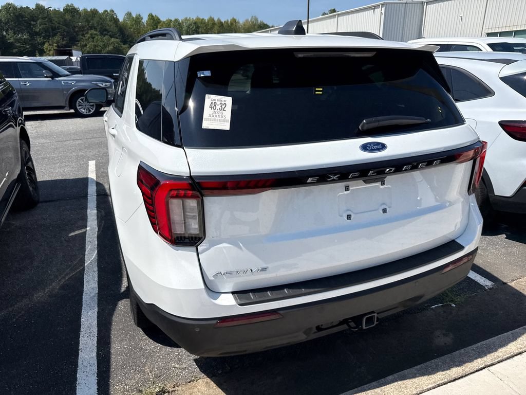 Used 2026 Ford Explorer Active RWD image 12