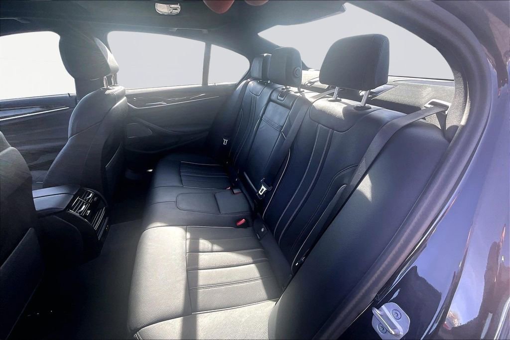 Used 2023 BMW 530e xDrive 530e iPerformance w/ Premium Package image 26