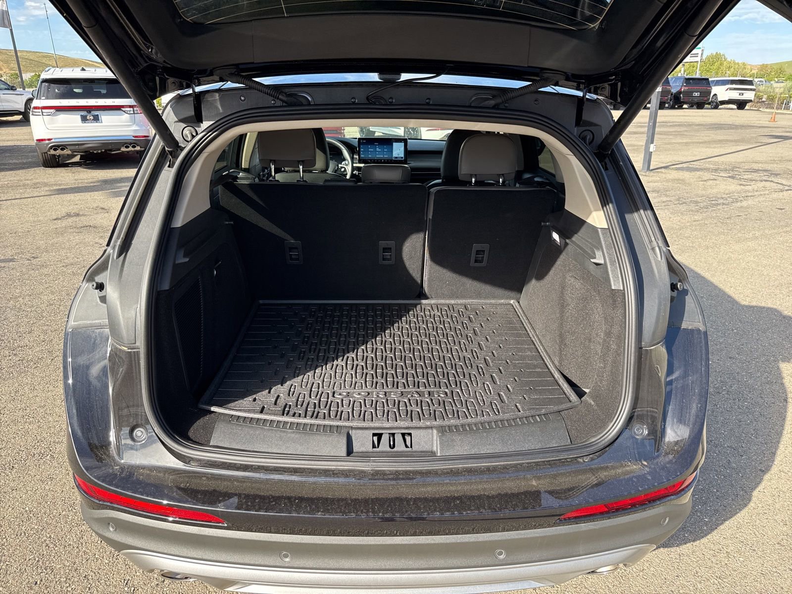 Used 2025 Lincoln Corsair FWD image 15