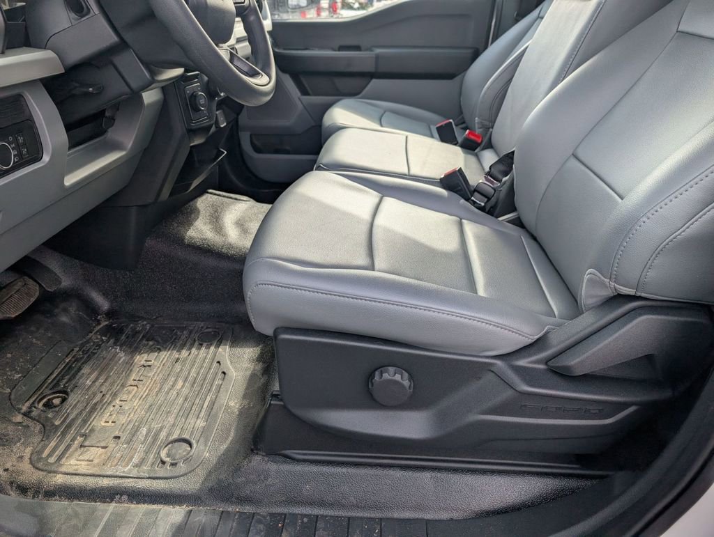 New 2025 Ford F550 4x4 Regular Cab Super Duty image 21