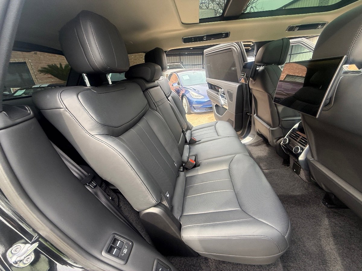 Used 2025 Land Rover Range Rover Long Wheelbase SE image 19