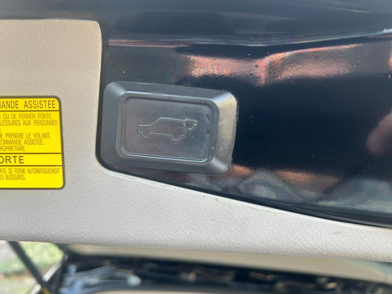 Used 2012 Toyota Highlander Limited AWD/4WD image 17