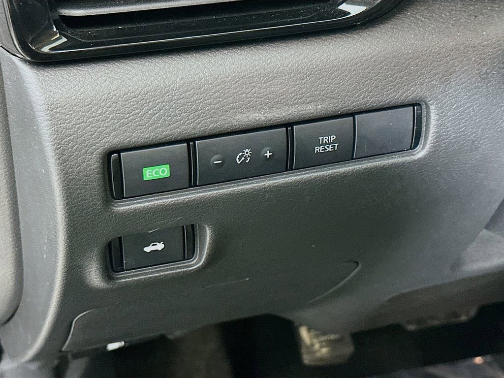 Used 2025 Nissan Sentra SV image 15