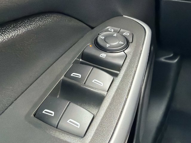 Used 2025 Chevrolet Trax LS FWD image 21