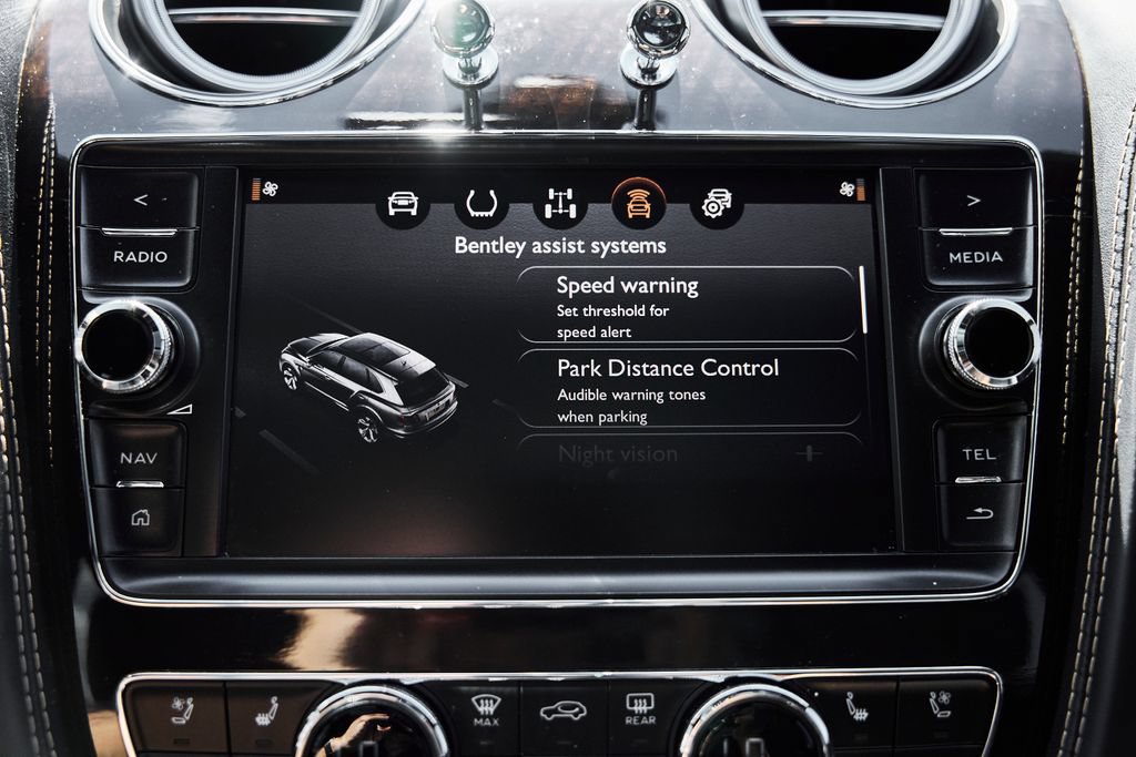 Used 2017 Bentley Bentayga AWD/4WD image 70