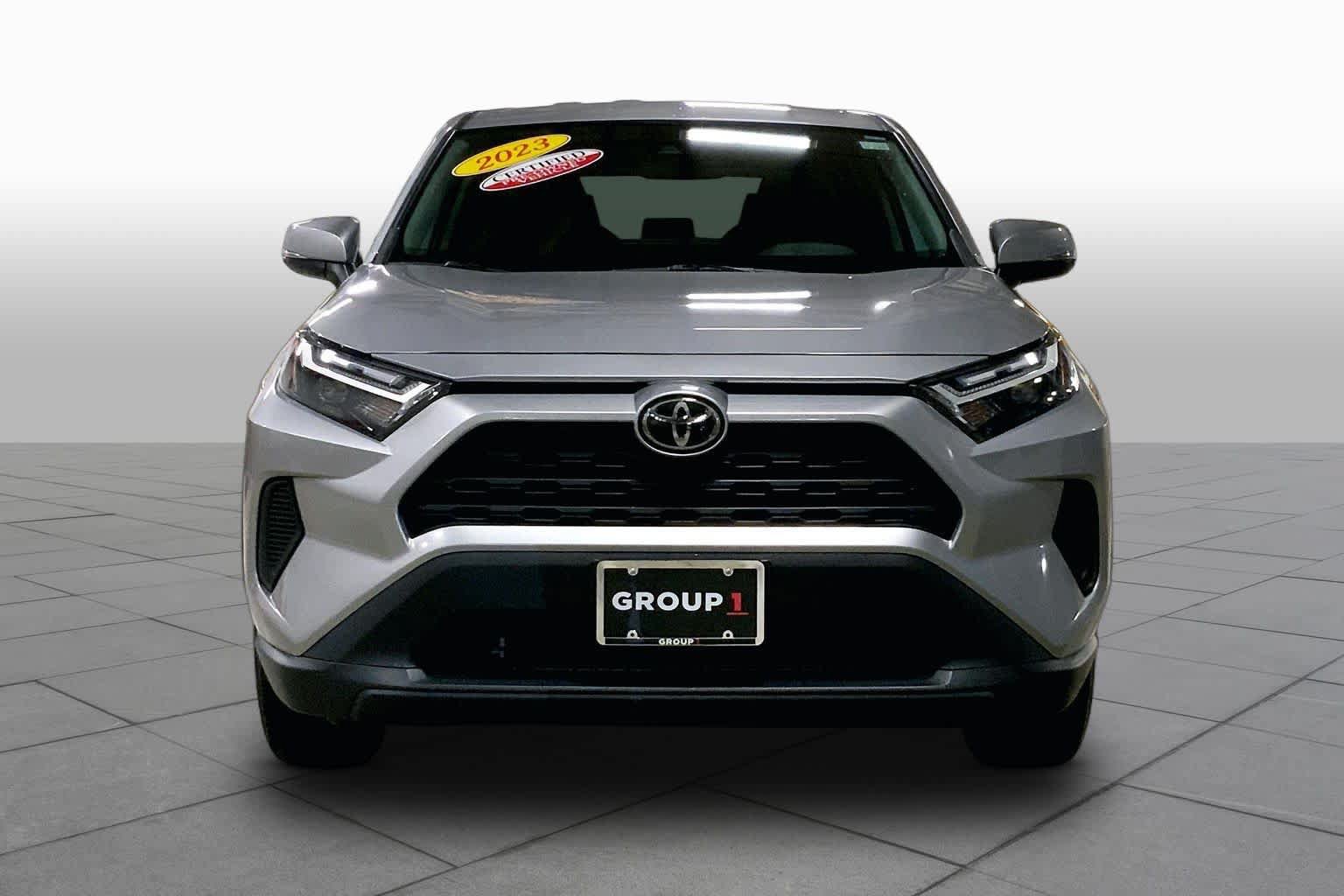 Used 2023 Toyota RAV4 LE AWD/4WD image 4