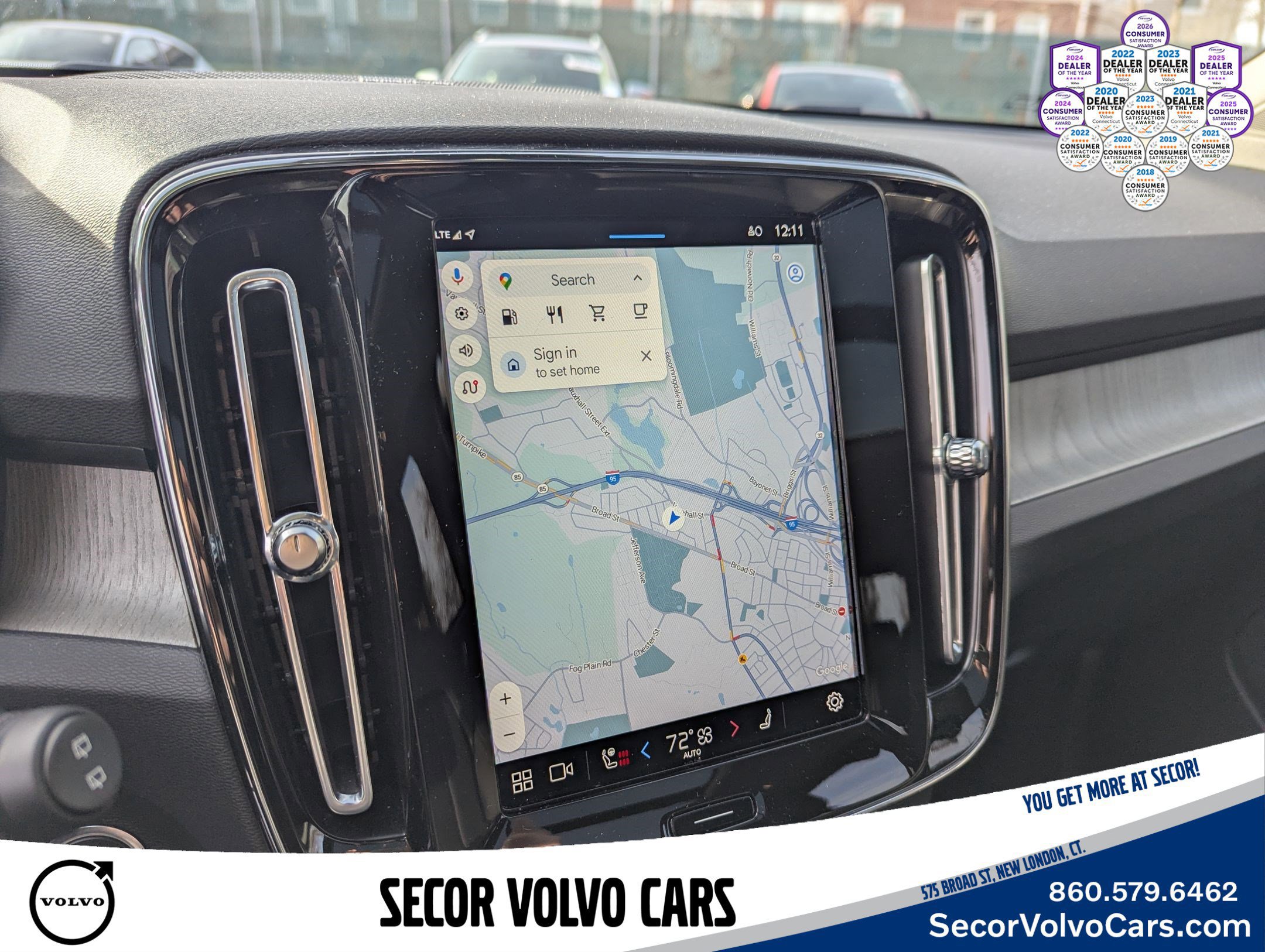 Certified 2023 Volvo XC40 B5 Ultimate w/ Protection Package Premier image 17