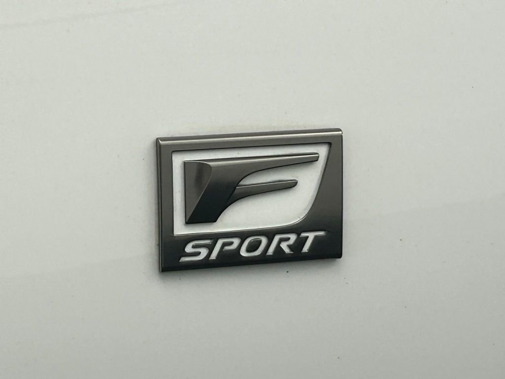 Used 2023 Lexus ES 300h F Sport image 22