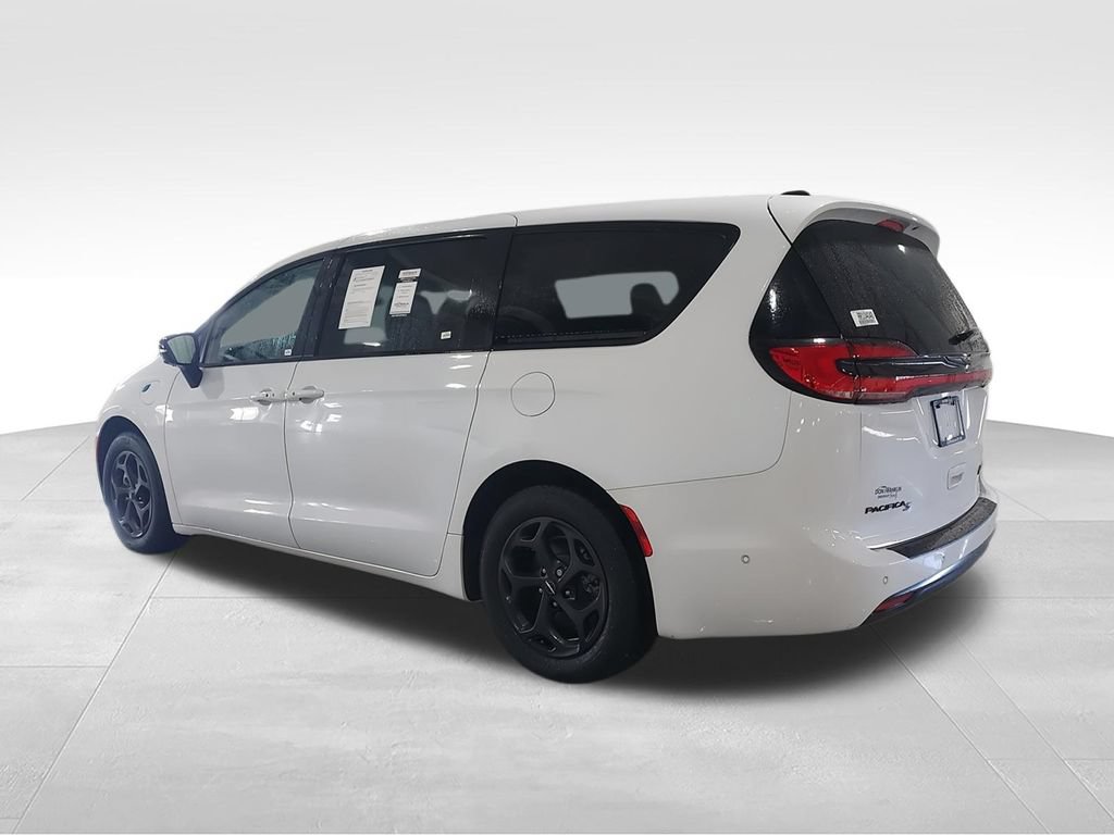 Used 2024 Chrysler Pacifica Limited FWD image 6
