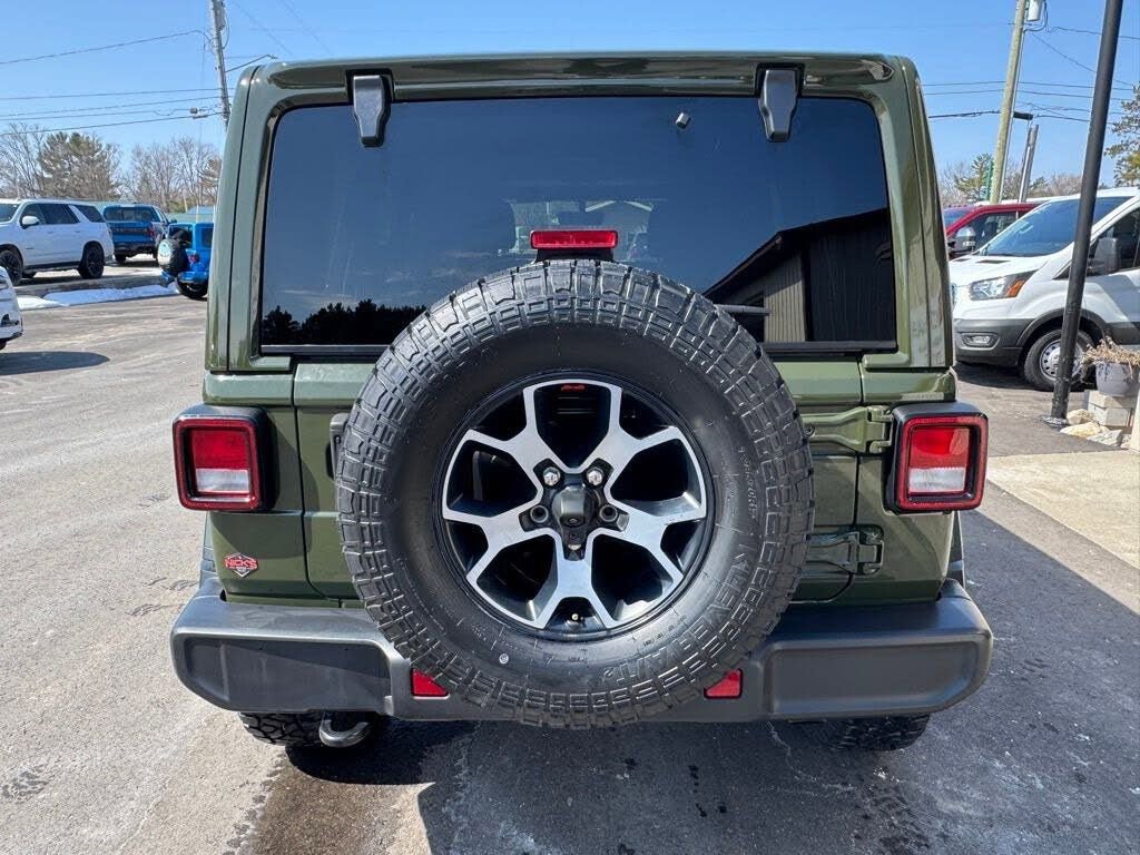 Used 2023 Jeep Wrangler Sahara AWD/4WD image 5