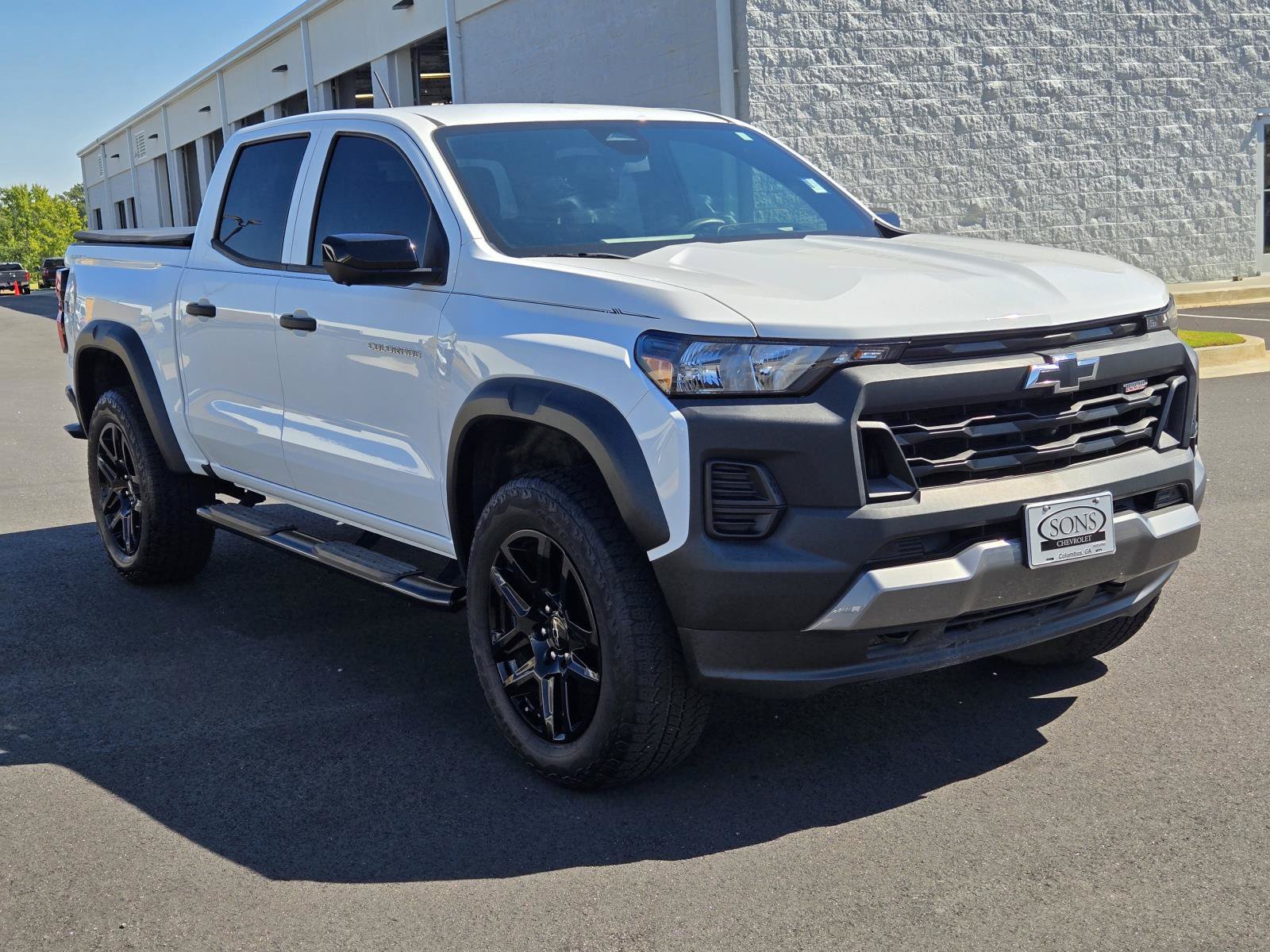 Used 2023 Chevrolet Colorado Trail Boss w/ Technology Package AWD/4WD image 5