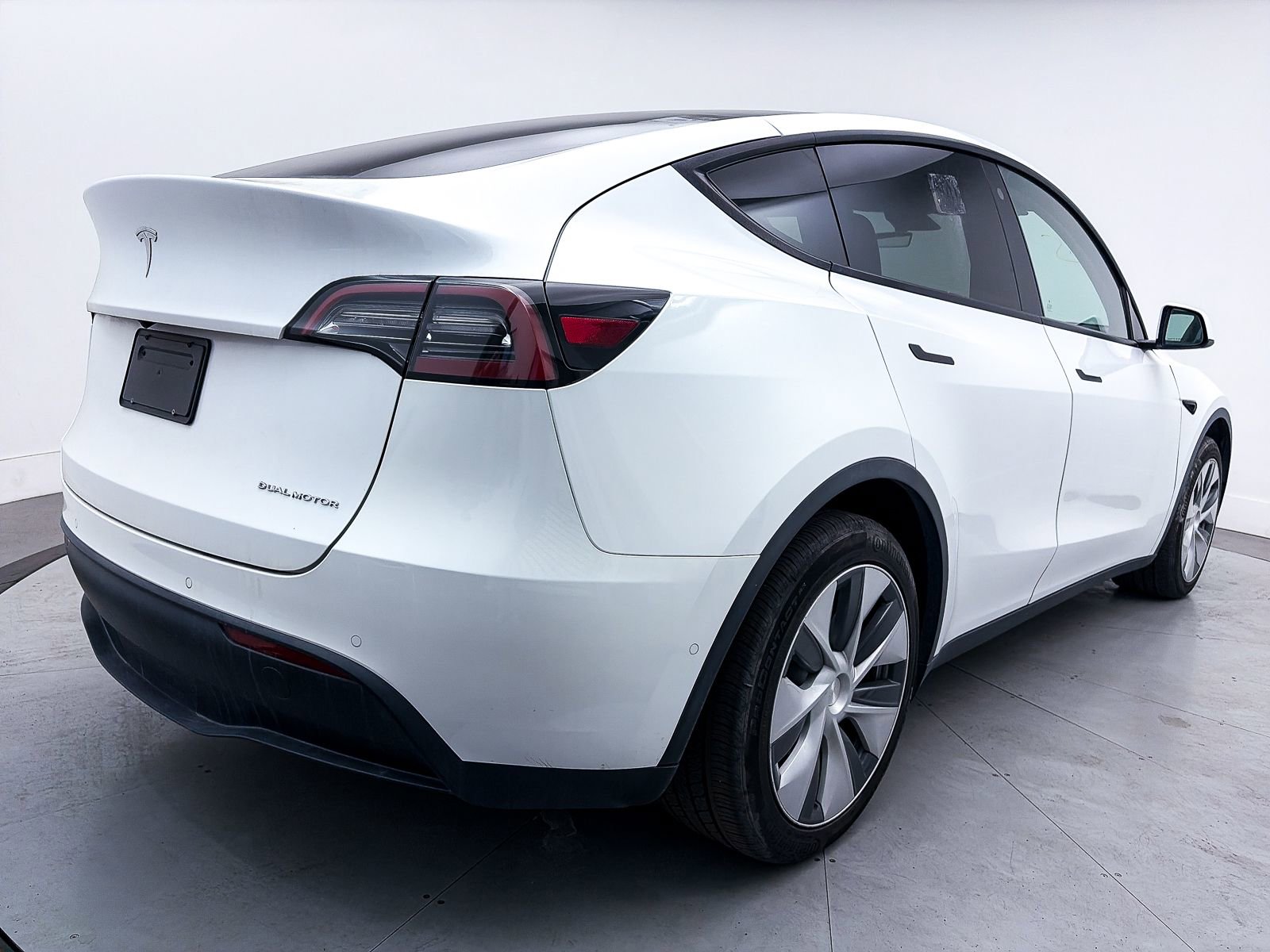 Used 2022 Tesla Model Y Long Range image 15