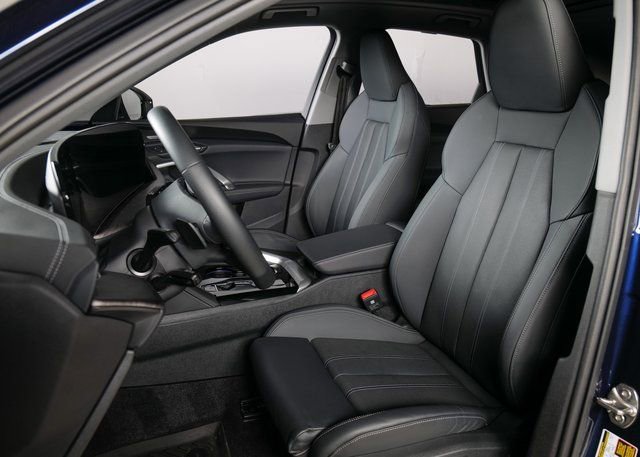 Certified 2025 Audi Q5 Premium Plus w/ Premium Plus image 9