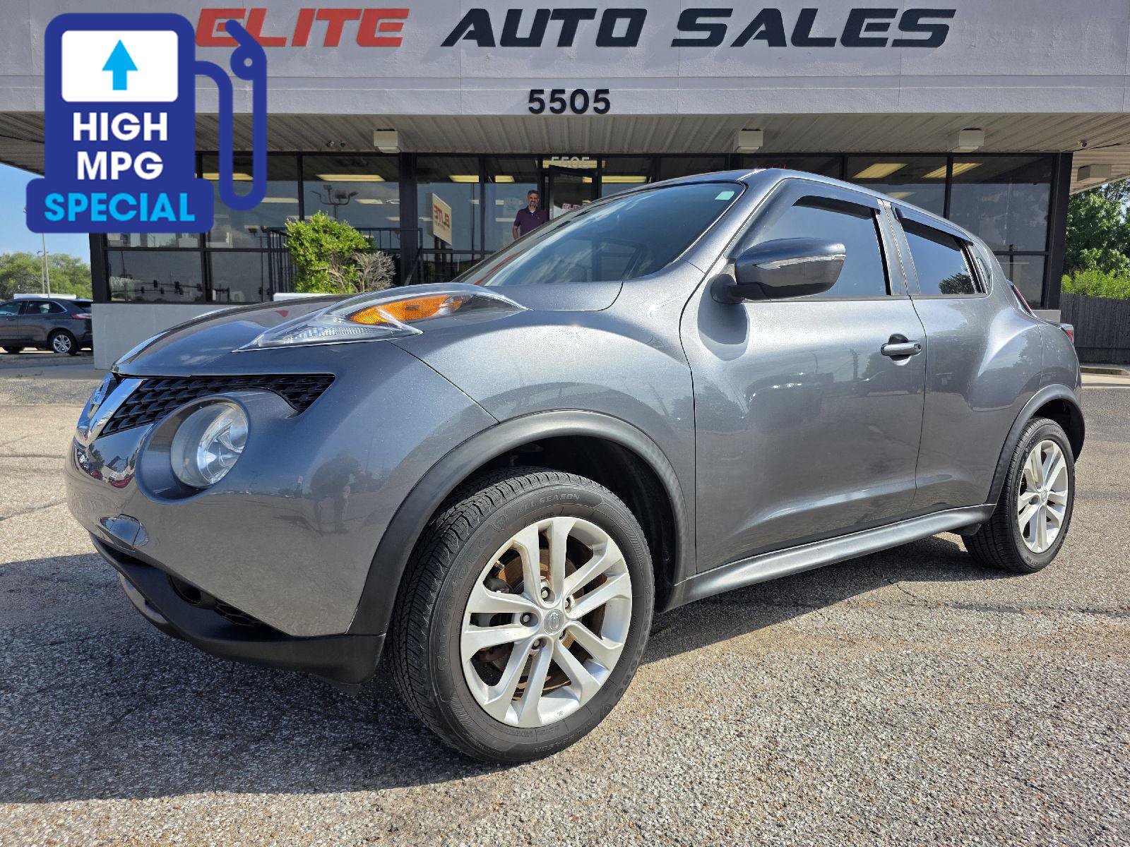 Used 2017 Nissan Juke S FWD video 1