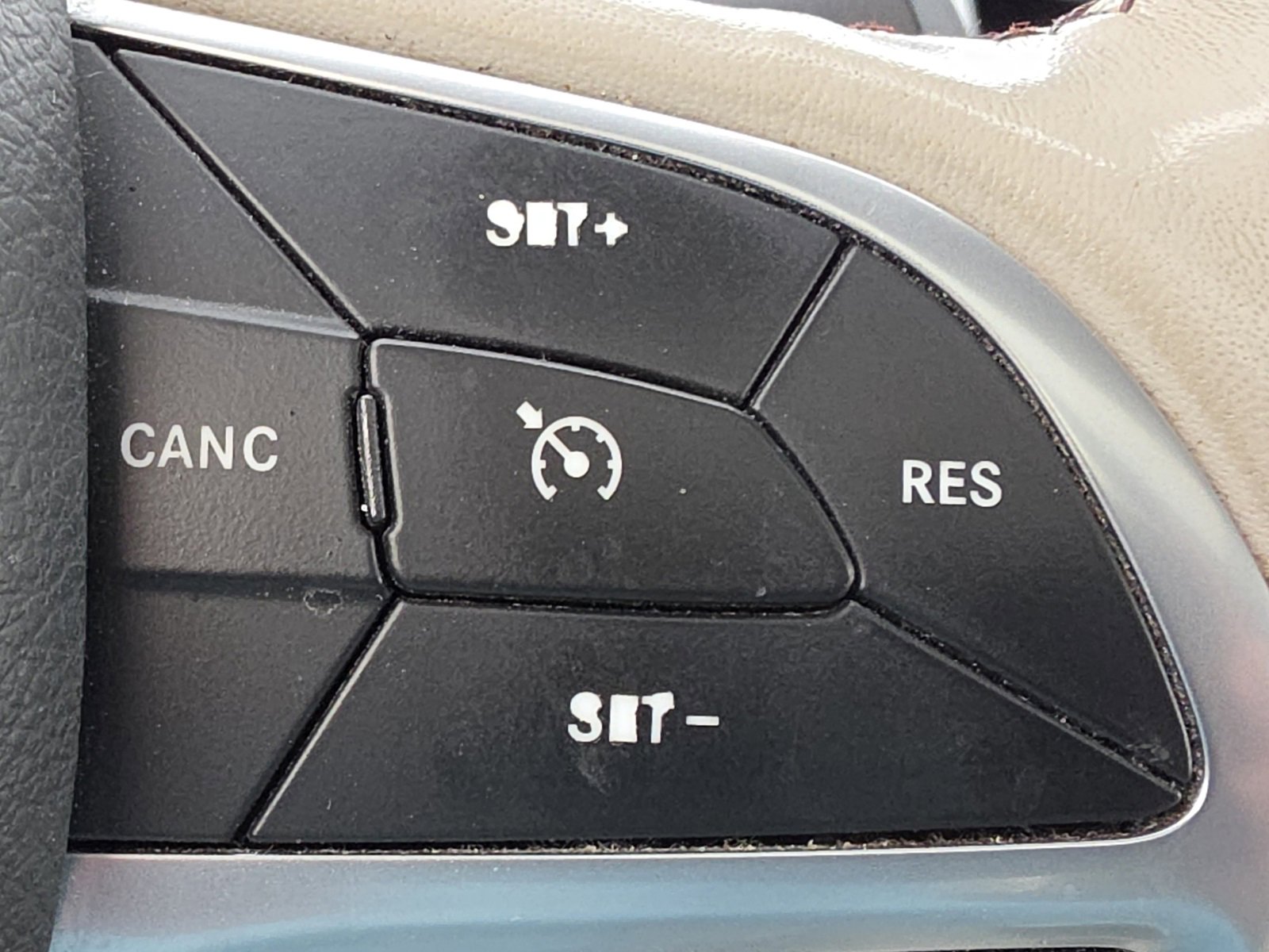 Used 2020 Chrysler Pacifica Limited image 17