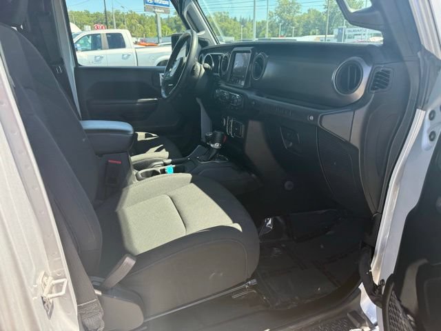 Used 2023 Jeep Wrangler Unlimited w/ Cold Weather Group AWD/4WD image 8