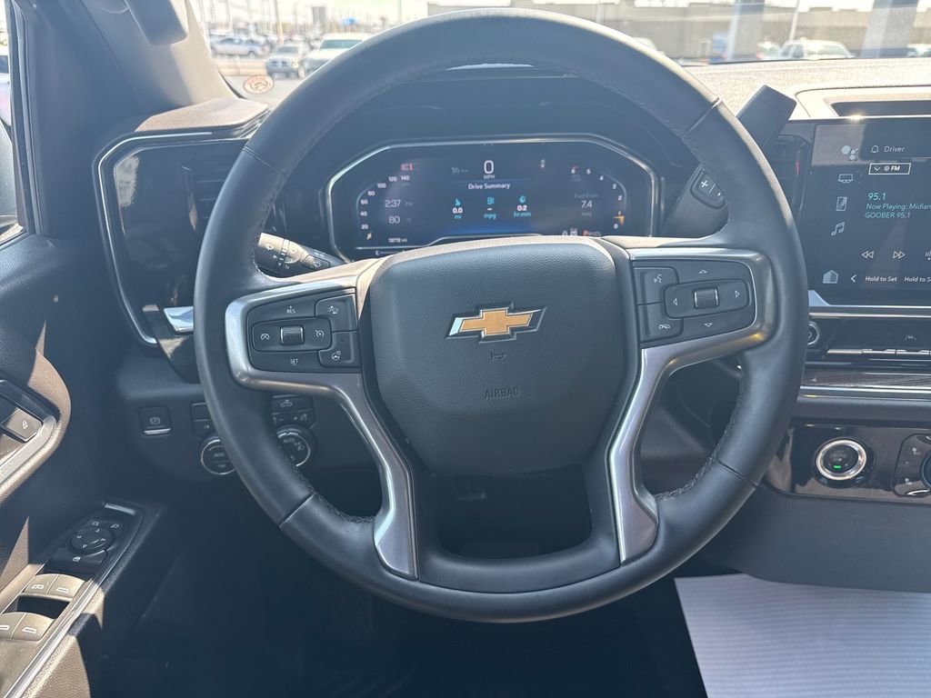Used 2024 Chevrolet Silverado 1500 LT image 18