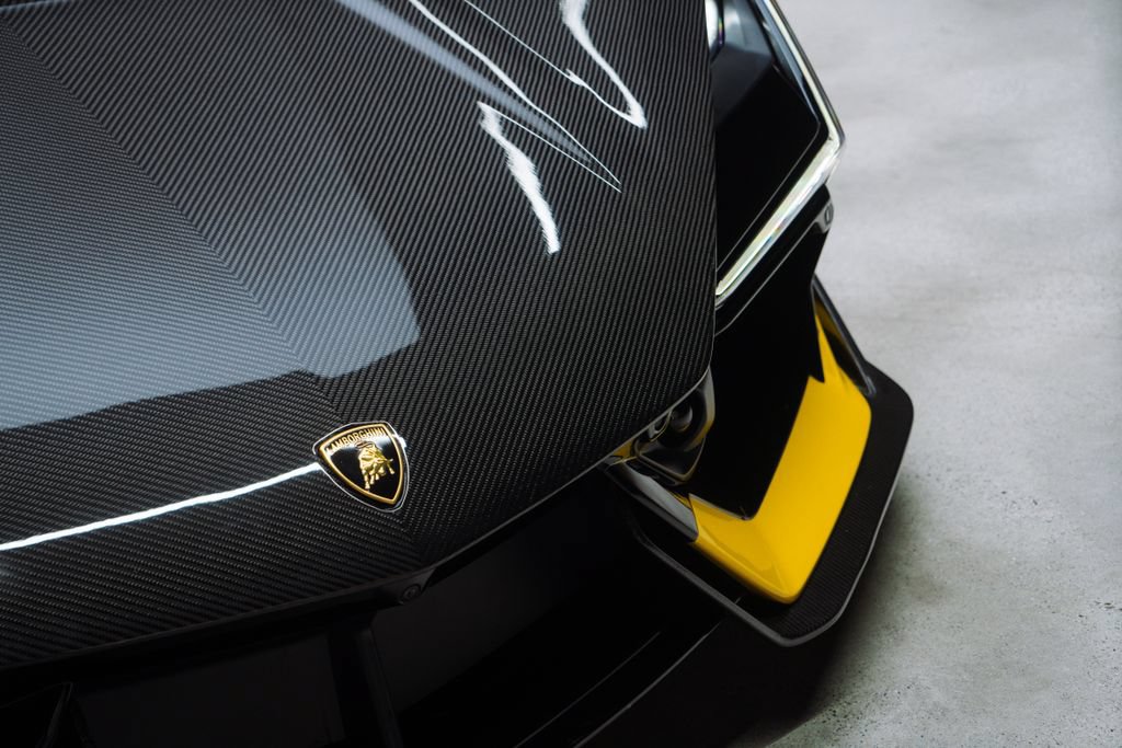 Used 2024 Lamborghini Revuelto AWD/4WD image 10