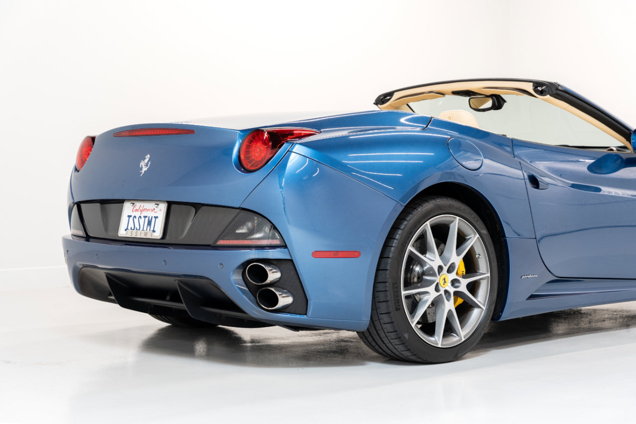 Used 2010 Ferrari California image 17