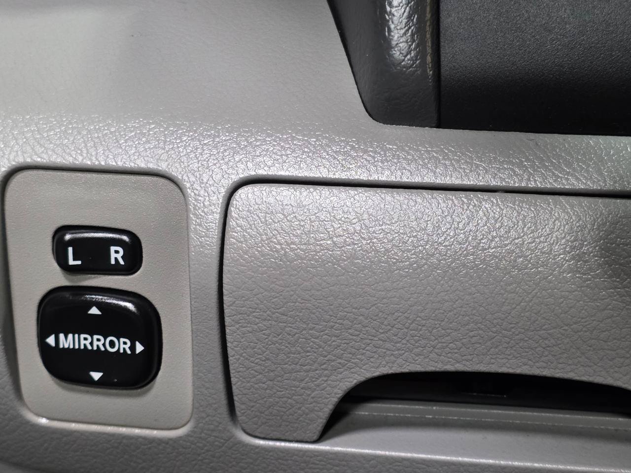 Used 2011 Toyota Camry LE FWD image 32