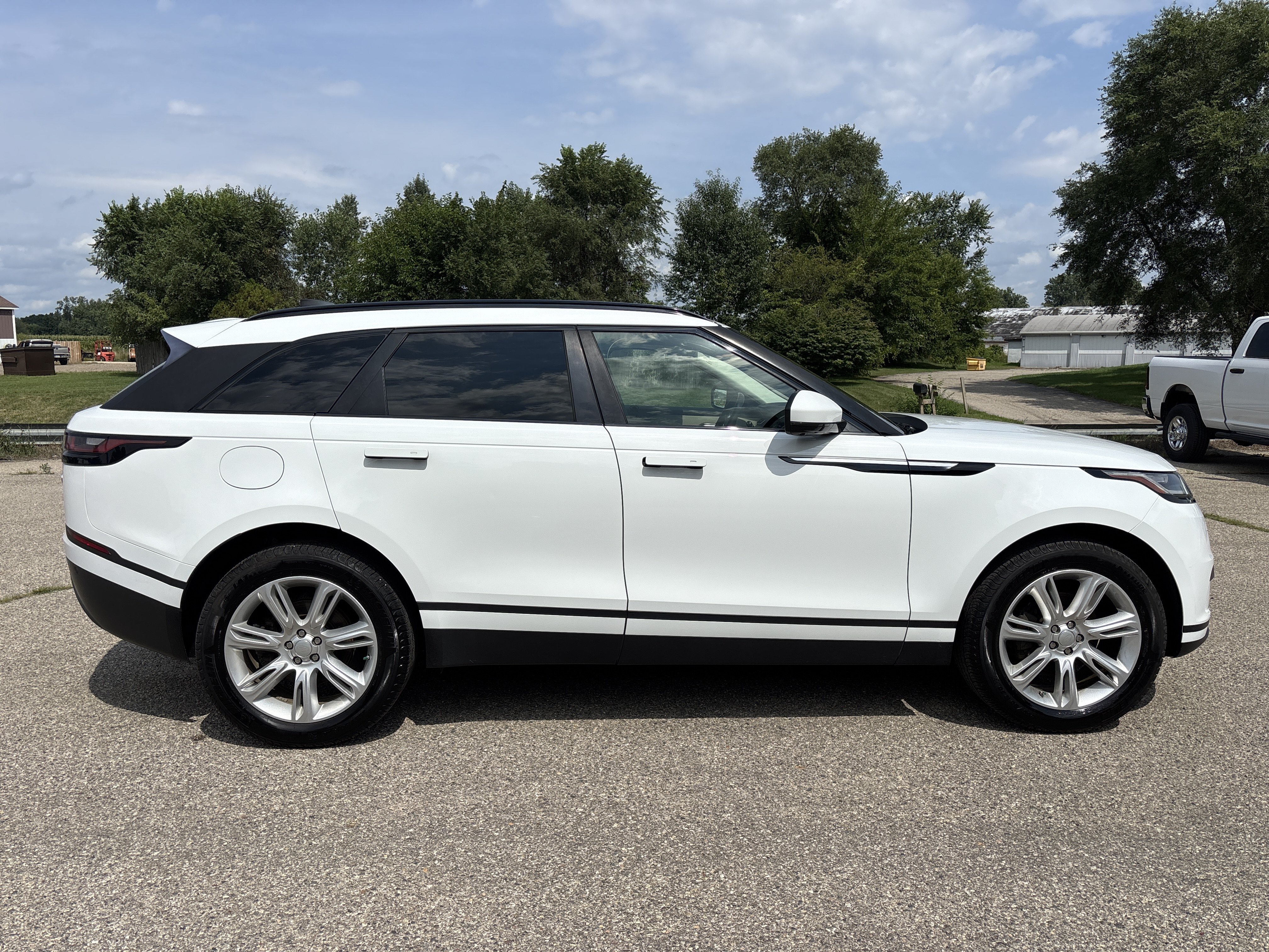 Used 2020 Land Rover Range Rover Velar S AWD/4WD image 2