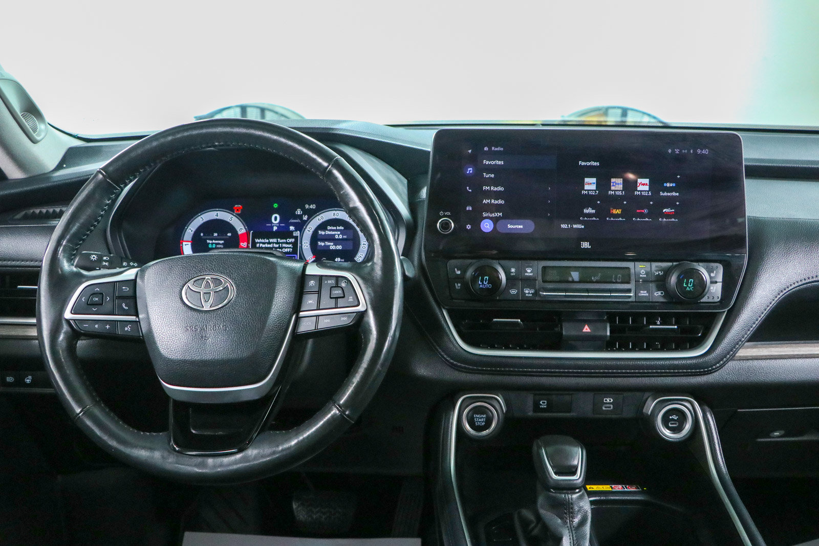 Used 2024 Toyota Grand Highlander AWD image 17