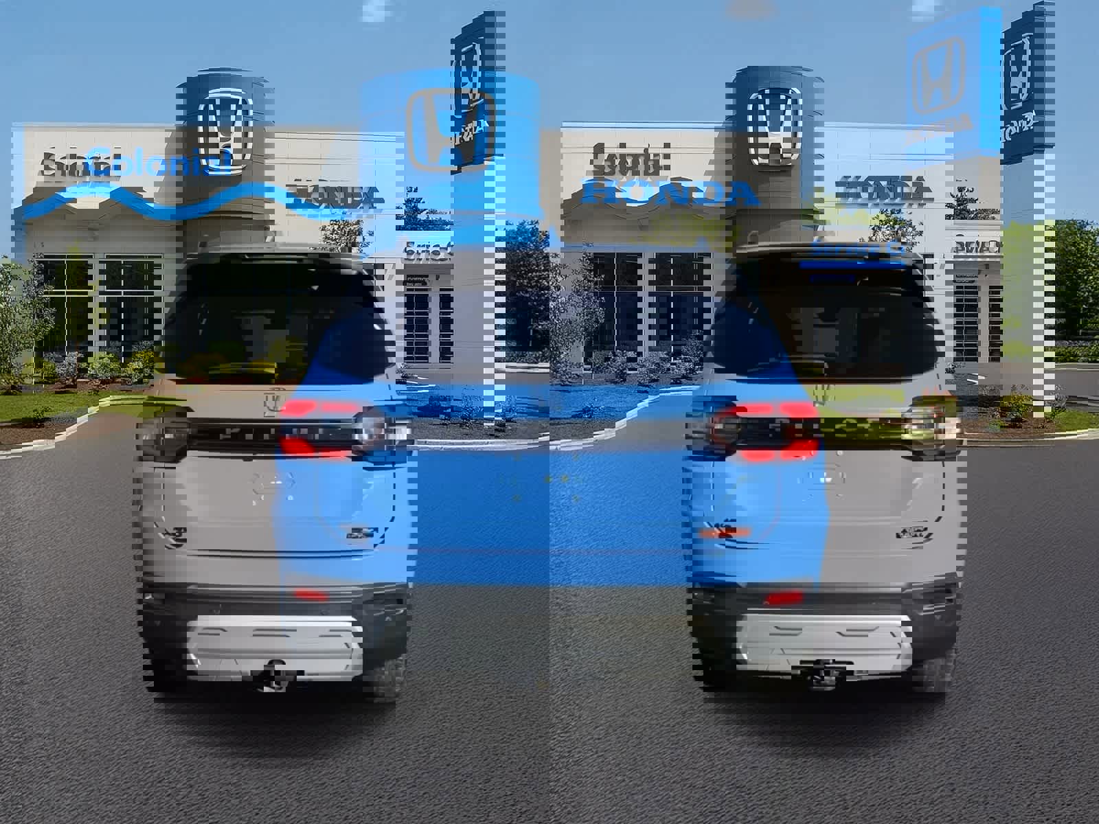 Used 2025 Honda Pilot TrailSport image 5