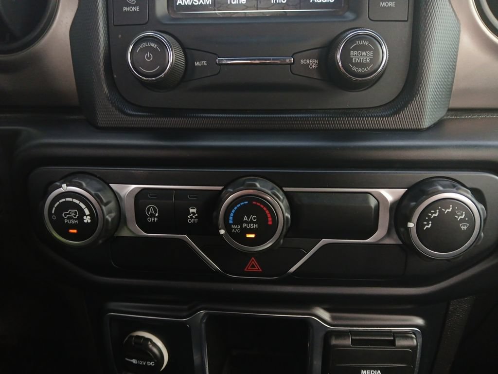 Used 2019 Jeep Wrangler Sport AWD/4WD image 4