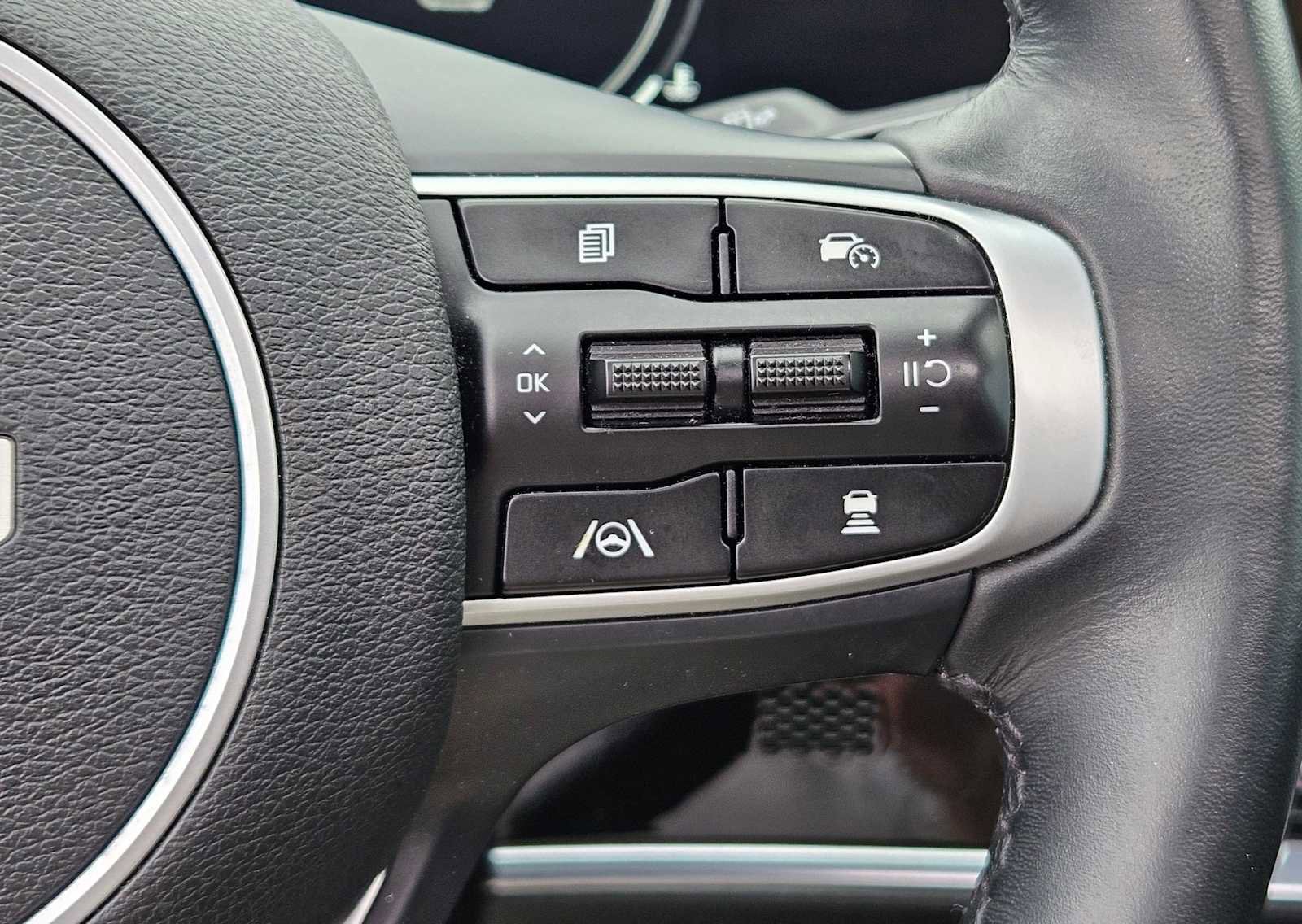 Used 2024 Kia Sportage SX image 18