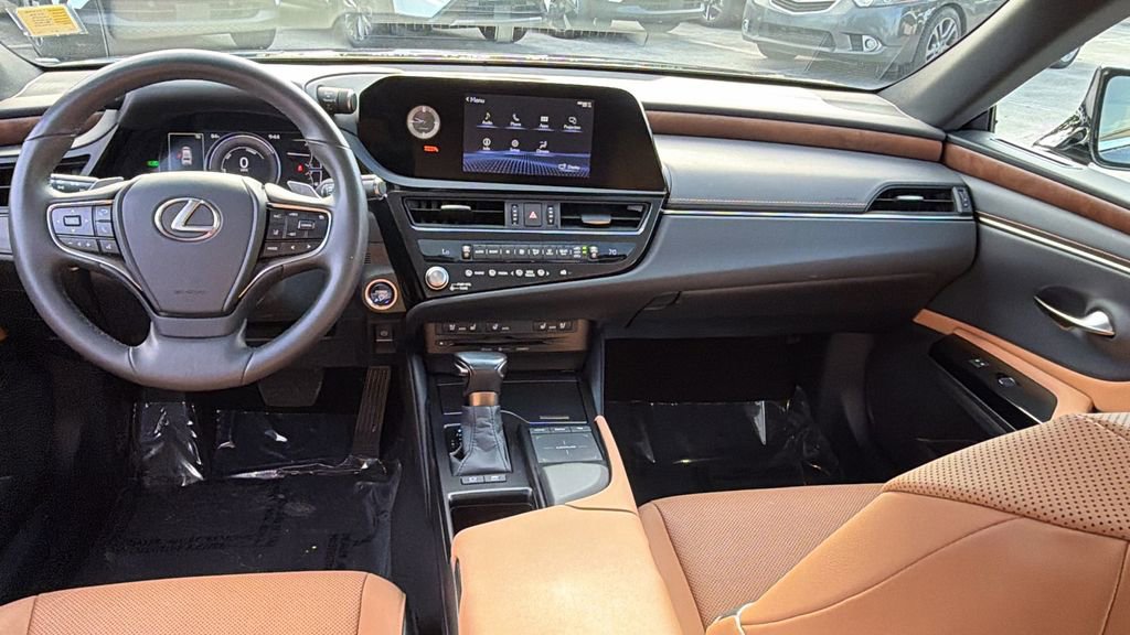 Used 2022 Lexus ES 300h w/ Premium Package image 13