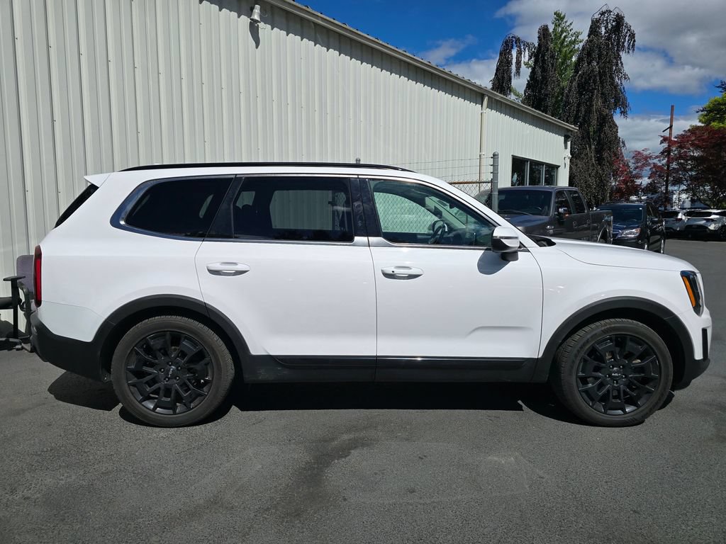 Used 2022 Kia Telluride EX w/ EX Premium Package AWD/4WD image 3