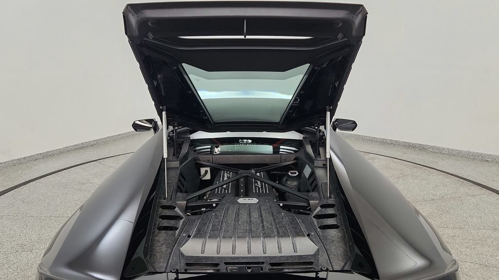 Used 2015 Lamborghini Huracan LP 610-4 AWD/4WD image 25