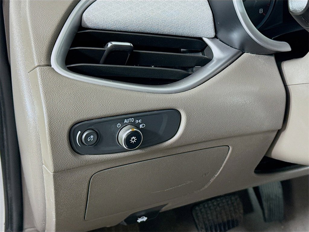 Used 2022 Chevrolet Malibu LT image 14