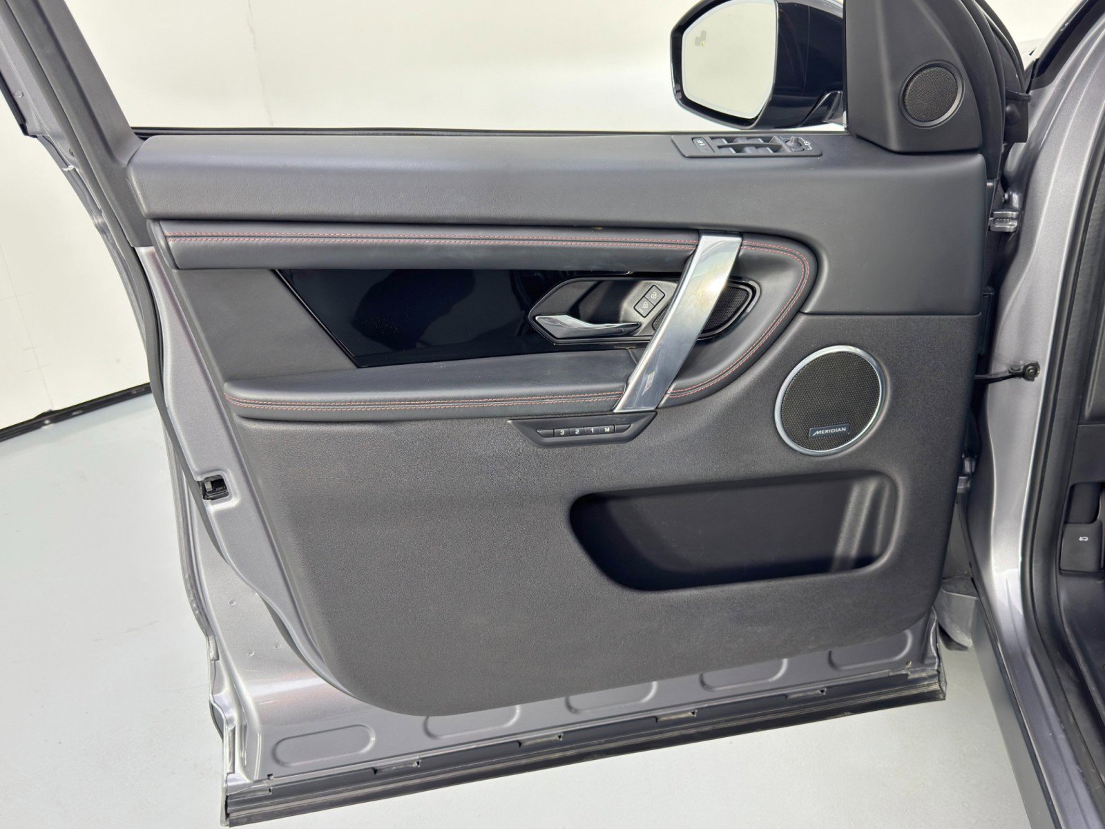 Used 2021 Land Rover Discovery Sport SE R-Dynamic image 43